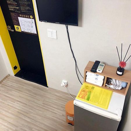 24 Guesthouse Jongno Tower Сеул Екстериор снимка