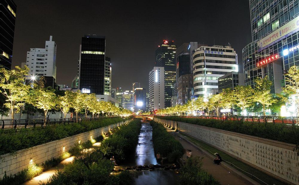 24 Guesthouse Jongno Tower Сеул Екстериор снимка