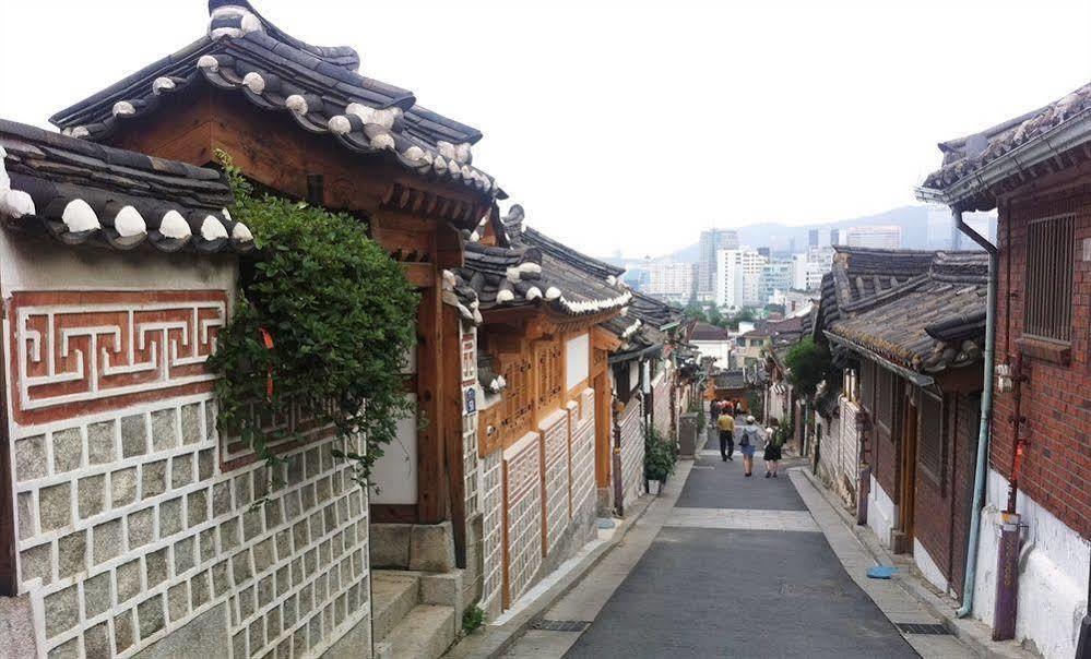 24 Guesthouse Jongno Tower Сеул Екстериор снимка