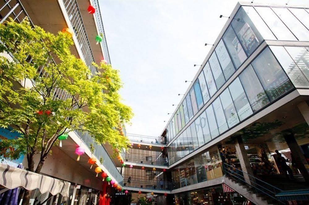 24 Guesthouse Jongno Tower Сеул Екстериор снимка