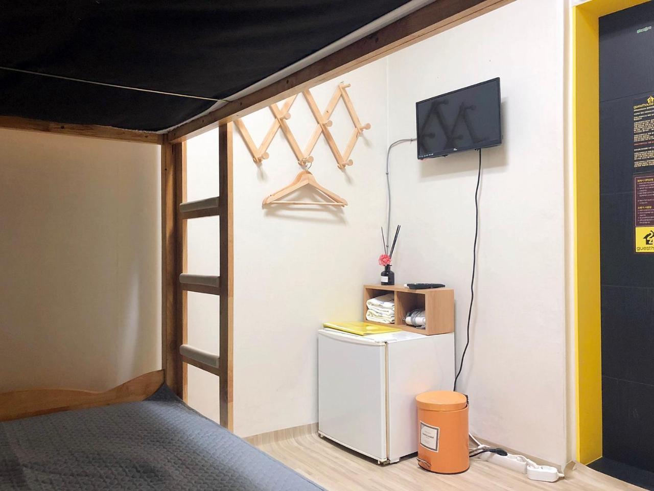 24 Guesthouse Jongno Tower Сеул Екстериор снимка