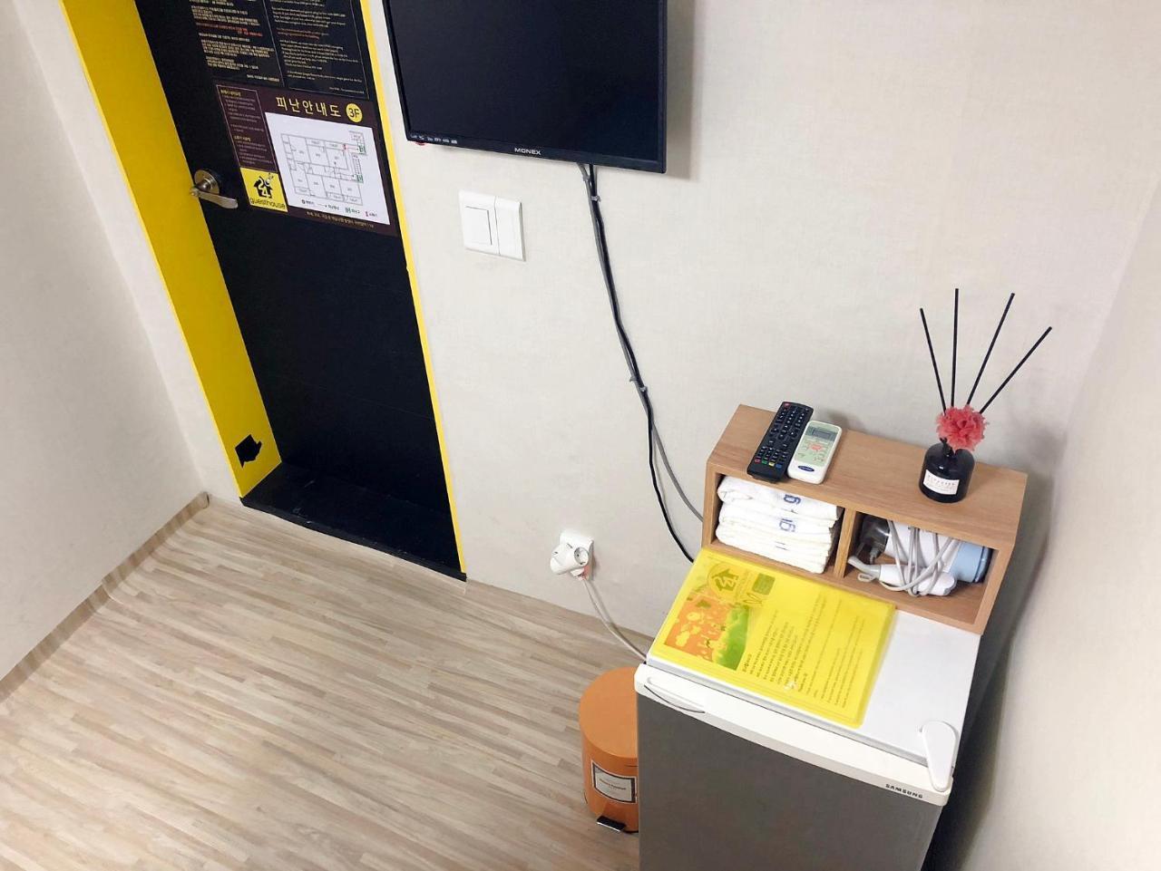 24 Guesthouse Jongno Tower Сеул Екстериор снимка