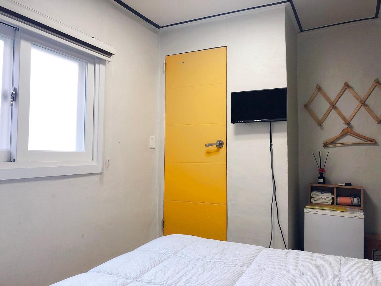 24 Guesthouse Jongno Tower Сеул Екстериор снимка