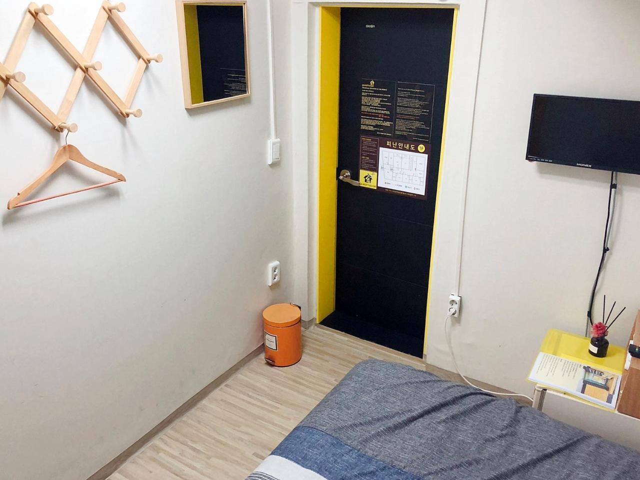24 Guesthouse Jongno Tower Сеул Екстериор снимка