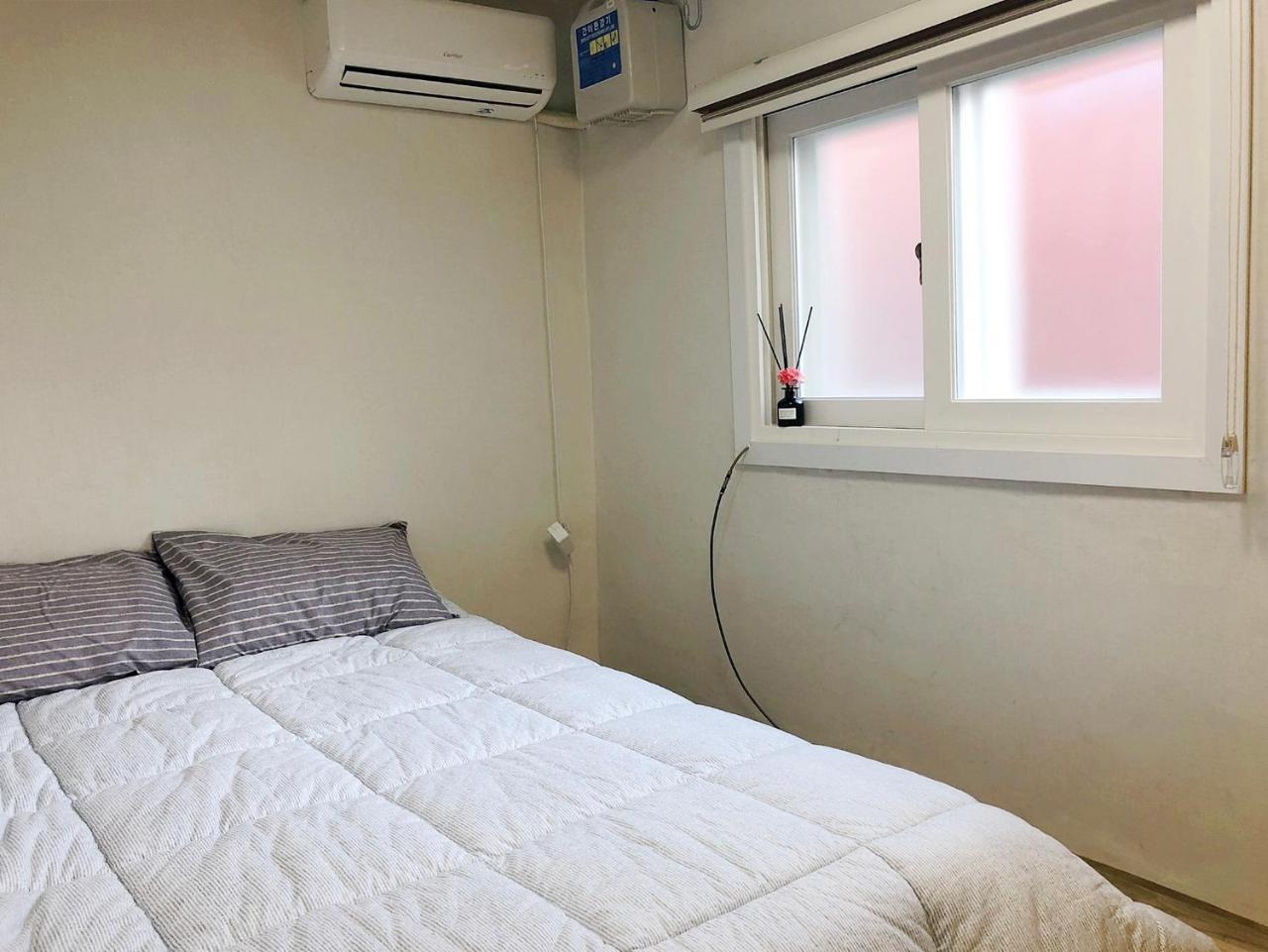 24 Guesthouse Jongno Tower Сеул Екстериор снимка