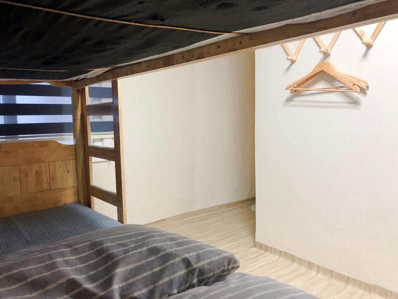 24 Guesthouse Jongno Tower Сеул Екстериор снимка