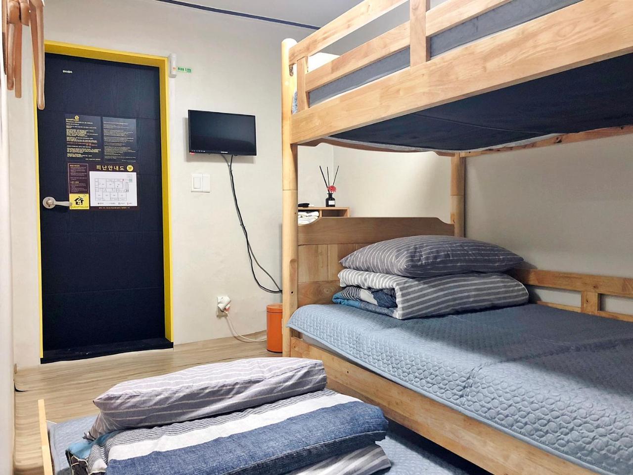 24 Guesthouse Jongno Tower Сеул Екстериор снимка
