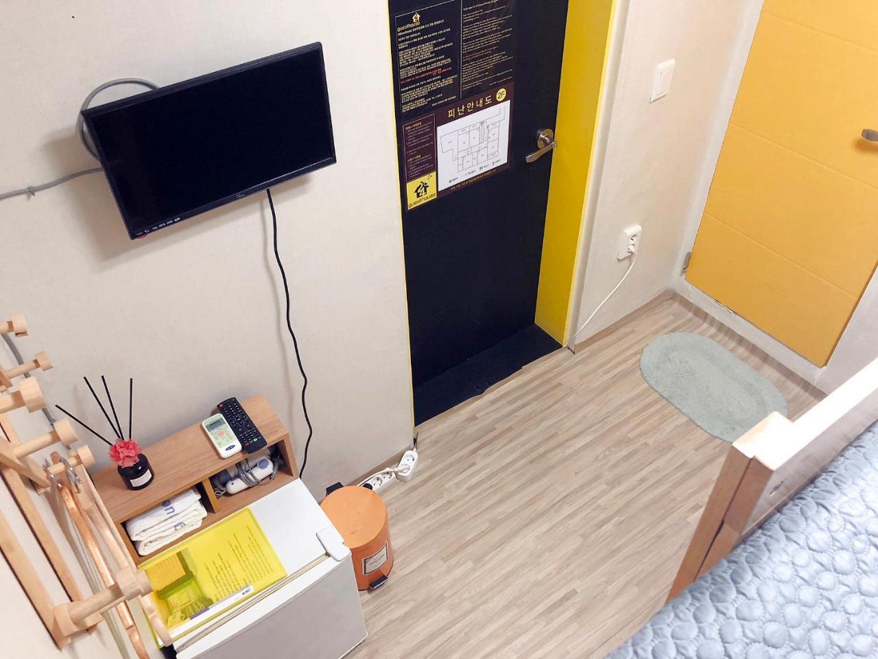 24 Guesthouse Jongno Tower Сеул Екстериор снимка